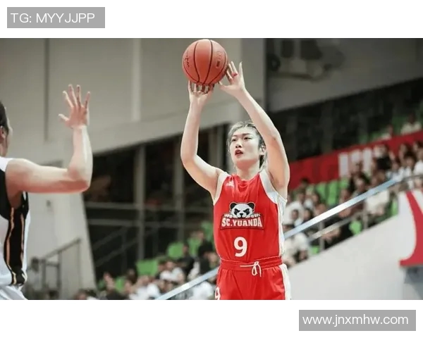 宫鲁鸣重塑女篮风气李梦素颜训练展现坚定决心与拼搏精神